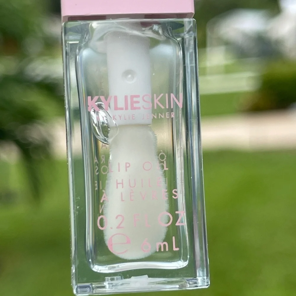 KYLIE COSMETICS Lip Oil In Coconut Clear
